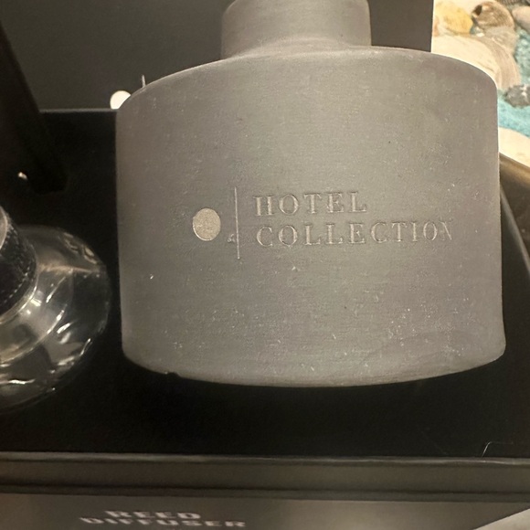 Hotel Collection Ceramic 500ML Reed Diffuser - Picture 7 of 7